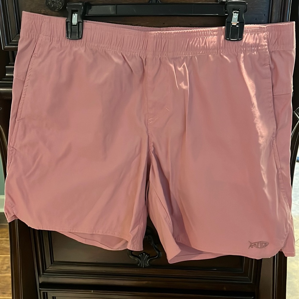 AFTCO size XL women's shorts. Super comfy. Only worn once. Pink/mauve in color.
